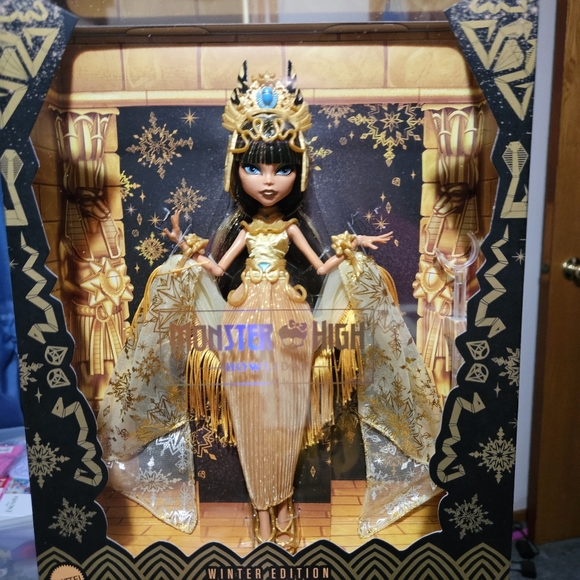 🙍🏼♂️⬇️Monster High Howliday Winter Cleo Doll - Picture 7 of 7